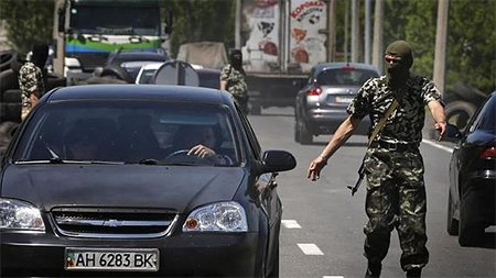 Ucrania arresta a un jefe de los independistas y pierde Donetsk